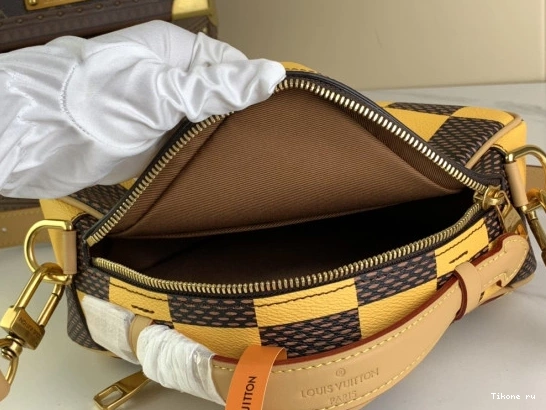 Cheap Messenger-24*24*8CM Chess VUITTON LOUIS 0815
